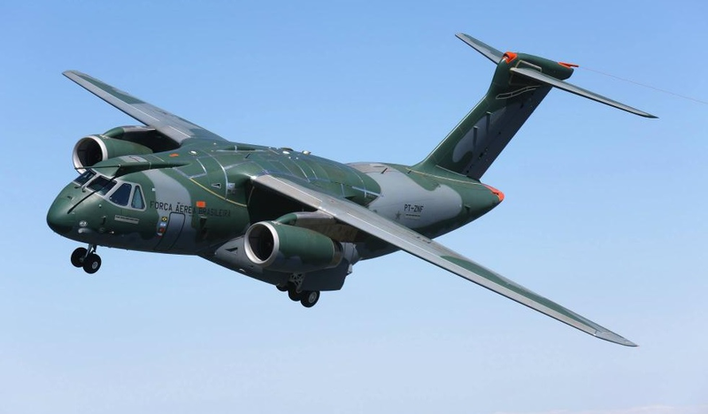 Illustration for article titled El avión militar brasileño Embraer KC-390 vuela por primera vez